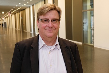 Prof. Dr. Axel Benning. 